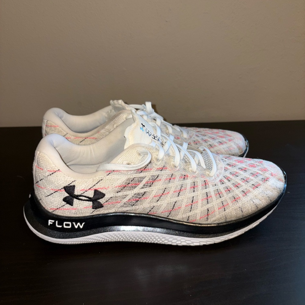 Under Armour Men’s Flow Velociti Wind Running Shoes, Size 12